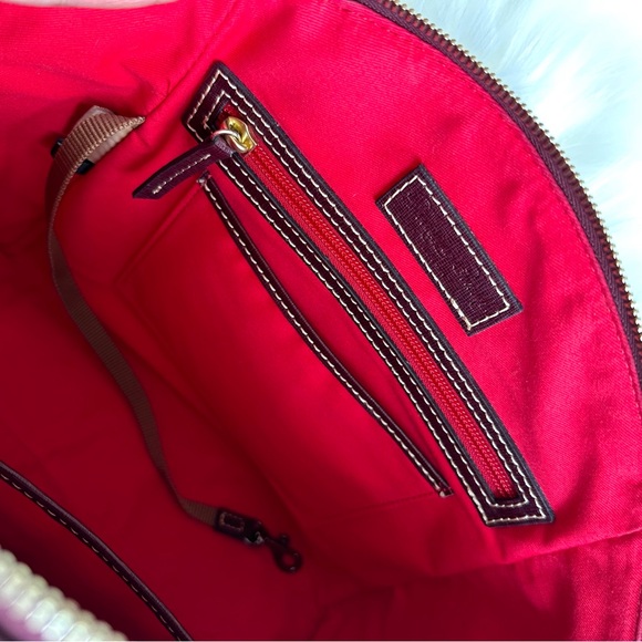 Dooney & Bourke Women’s Satchel in Pebble Grain Leather in Rich Burgundy colour - Picture 14 of 16